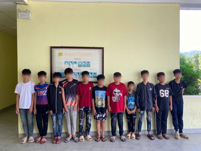 Một học sinh bị 11 bạn bắt nạt, gi&oacute;ng l&ecirc;n hồi chu&ocirc;ng cảnh b&aacute;o - Ảnh 1.