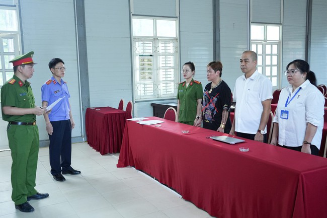 TikToker 'Thảo R&agrave;n Ri' bị khởi tố v&igrave; cho vay l&atilde;i nặng, thu lời gần nửa tỷ đồng - Ảnh 1.