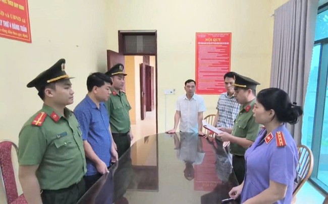 Tuy&ecirc;n Quang: Khởi tố đối tượng thu tiền &ldquo;chạy&rdquo; học đại học, l&agrave;m giả giấy chứng nhận tốt nghiệp - Ảnh 1.