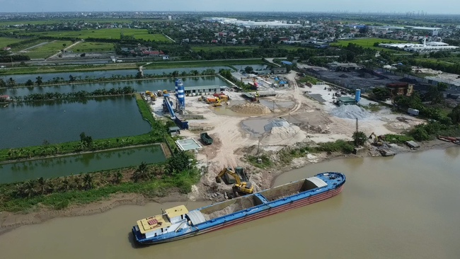 Tiếp vụ xe tải chạy rầm rập tr&ecirc;n tuyến đ&ecirc; Hữu Luộc tại Hưng Y&ecirc;n năm 2026 - Ảnh 5.