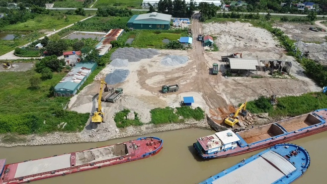 Tiếp vụ xe tải chạy rầm rập tr&ecirc;n tuyến đ&ecirc; Hữu Luộc tại Hưng Y&ecirc;n năm 2026 - Ảnh 2.