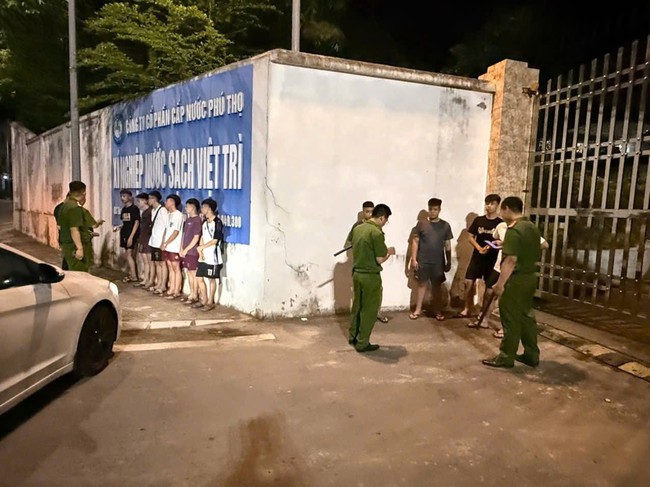 Ph&uacute; Thọ: 18 thanh thiếu ni&ecirc;n mang hung kh&iacute; đi "giải quyết m&acirc;u thuẫn", sa lưới nhờ camera AI - Ảnh 2.