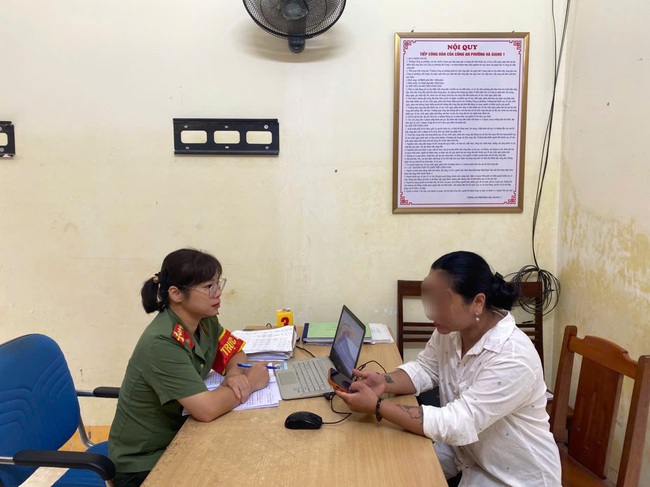 Tuy&ecirc;n Quang: Chỉ v&igrave; một tin nhắn 'nộp phạt giao th&ocirc;ng', người phụ nữ su&yacute;t sập bẫy lừa đảo - Ảnh 2.
