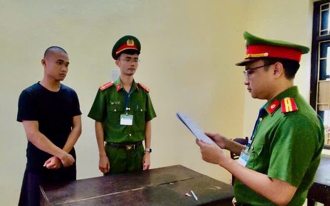 Ninh B&igrave;nh: Khởi tố hai đối tượng cầm đầu đường d&acirc;y sản xuất sữa tắm, dầu gội giả - Ảnh 2.