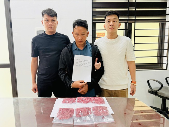 Triệt ph&aacute; đường d&acirc;y ma t&uacute;y li&ecirc;n tỉnh từ giao dịch tr&ecirc;n WeChat, thu giữ 11.600 vi&ecirc;n ma t&uacute;y - Ảnh 1.
