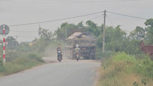 Sau phản &aacute;nh về bến b&atilde;i DN Quang Tuấn, 4 đơn vị được giao xem x&eacute;t, xử l&yacute; - Ảnh 2.