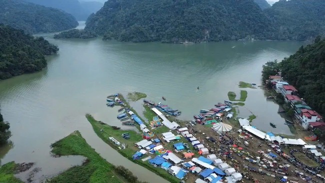 Tin đồn "dừng thuyền du lịch hồ Ba Bể" l&agrave; sai sự thật, c&ocirc;ng an v&agrave;o cuộc x&aacute;c minh - Ảnh 1.