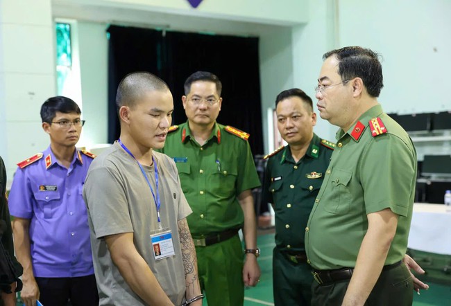 Triệt ph&aacute; đường d&acirc;y lừa đảo xuy&ecirc;n quốc gia hoạt động tại L&agrave;o, hơn 1.000 người sập bẫy - Ảnh 2.