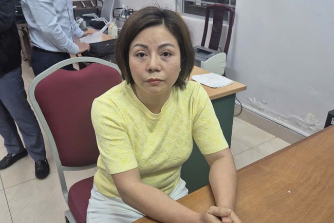 Vạch trần đường d&acirc;y bu&ocirc;n lậu ngh&igrave;n tỷ, m&oacute;c nối c&aacute;n bộ để bảo k&ecirc; - Ảnh 1.