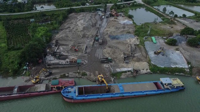 Hưng Y&ecirc;n: V&igrave; sao những vi phạm tại bến b&atilde;i do DN Quang Tuấn thu&ecirc; lại vẫn tồn tại? - Ảnh 2.
