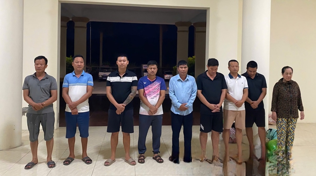 Ninh B&igrave;nh: Khởi tố 10 bị can tổ chức c&aacute; độ b&oacute;ng đ&aacute;, giao dịch hơn 200 tỷ đồng - Ảnh 1.