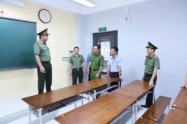 Cận cảnh c&ocirc;ng t&aacute;c an ninh trước kỳ thi lại tốt nghiệp THPT ở Tuy&ecirc;n Quang - Ảnh 3.