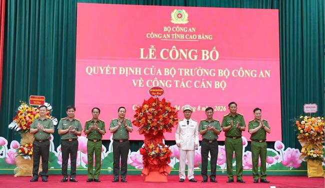 Đại t&aacute; L&ecirc; Hồng Giang được bổ nhiệm giữ chức Ph&oacute; Gi&aacute;m đốc C&ocirc;ng an tỉnh Cao Bằng - Ảnh 1.