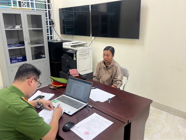 D&ugrave;ng đồi c&acirc;y của người kh&aacute;c l&agrave;m 'mồi nhử', người phụ nữ ở L&agrave;o Cai chiếm đoạt 208 triệu đồng - Ảnh 1.