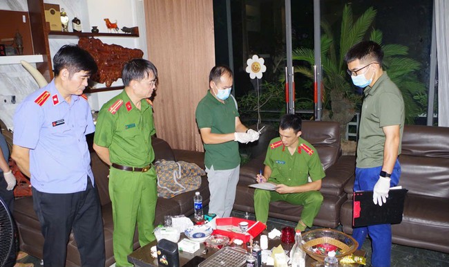 Giang hồ mạng 'Đức Cộng' bị bắt về h&agrave;nh vi tổ chức sử dụng ma t&uacute;y - Ảnh 2.