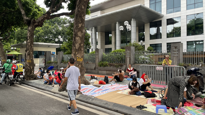 Một nam diễn viên nhà ở đường Nguyễn Thái Học có hành động đẹp giữa những ngày kỷ niệm A80- Ảnh 3. Một nam diễn viên nhà ở đường Nguyễn Thái Học có hành động đẹp giữa những ngày kỷ niệm A80- Ảnh 3.