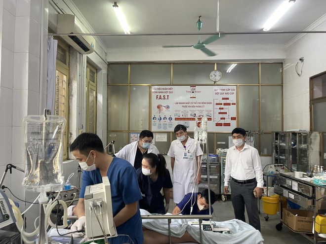 BVĐK Hà Nam dốc sức cứu 18 nạn nhân vụ tai nạn liên hoàn trên cao tốc - Ảnh 3.