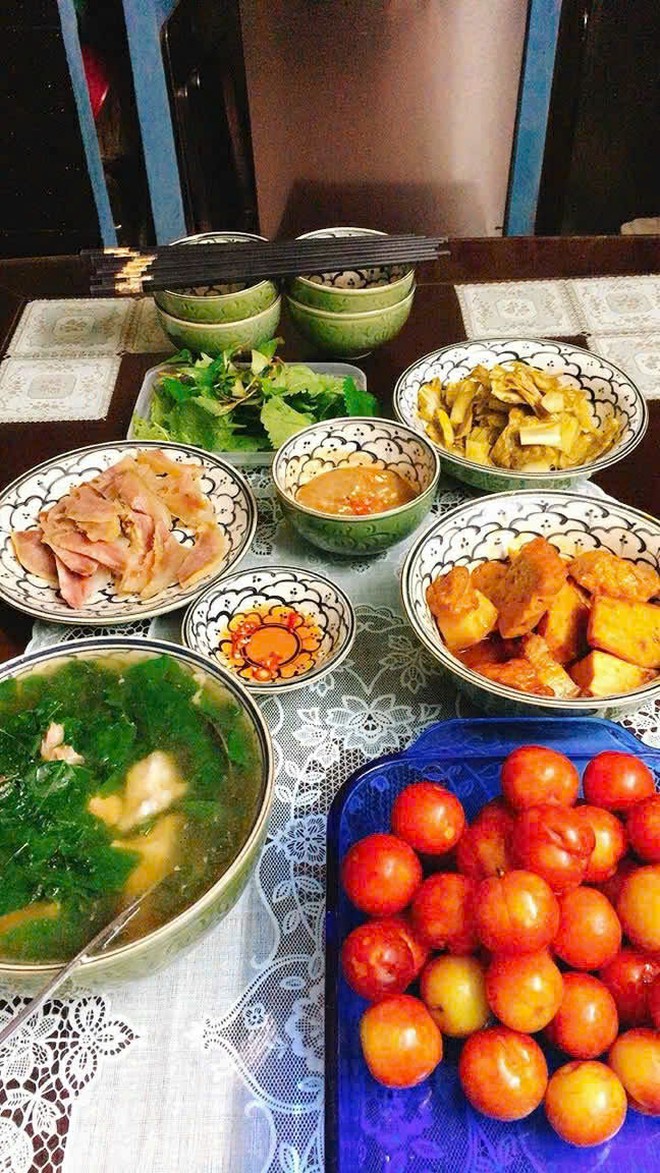 M&acirc;m cơm gia đ&igrave;nh 'chữa l&agrave;nh' nấu trong 30 ph&uacute;t v&agrave; c&acirc;u chuyện bất ngờ của người phụ nữ 55 tuổi ở H&agrave; Nội - Ảnh 5.