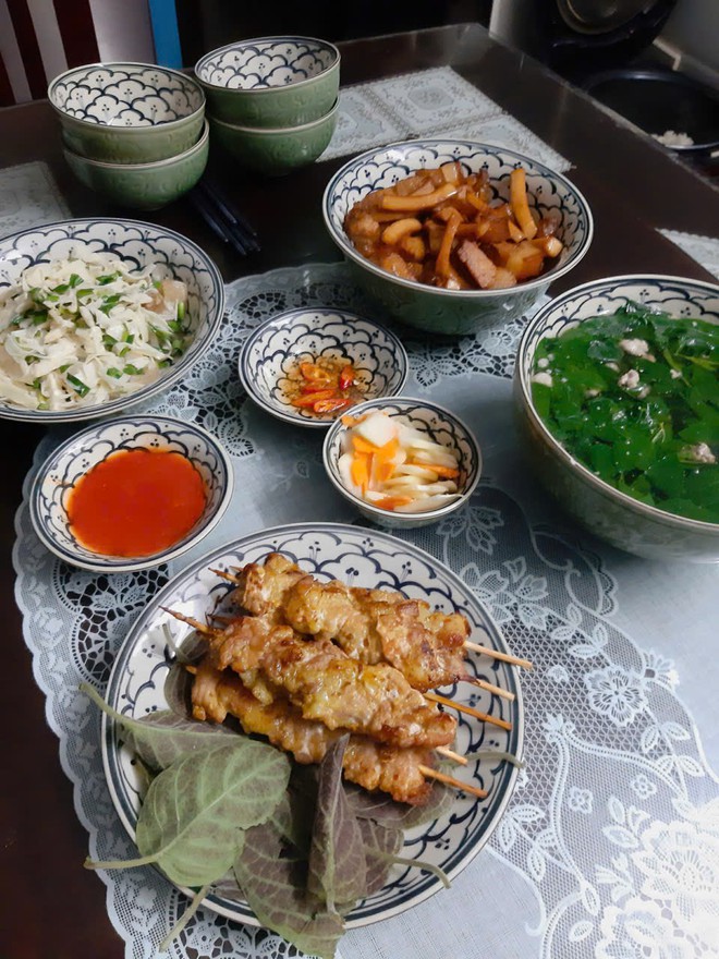 M&acirc;m cơm gia đ&igrave;nh 'chữa l&agrave;nh' nấu trong 30 ph&uacute;t v&agrave; c&acirc;u chuyện bất ngờ của người phụ nữ 55 tuổi ở H&agrave; Nội - Ảnh 7.