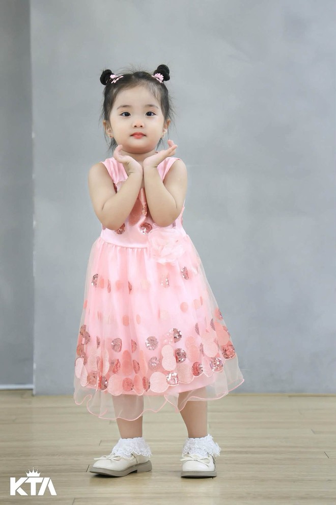Lisa - con g&aacute;i Kh&aacute;nh Thi tập văn nghệ mừng ng&agrave;y Phụ nữ Việt Nam si&ecirc;u đ&aacute;ng y&ecirc;u - Ảnh 3.