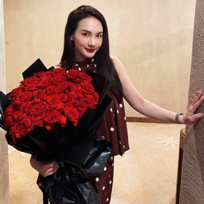 Tin sao 18/10: Cặp song sinh nh&agrave; Phương Oanh vui vẻ v&agrave;o bếp c&ugrave;ng mẹ; Bảo Thanh tuổi mới nhận m&oacute;n qu&agrave; ngọt ng&agrave;o - Ảnh 8.