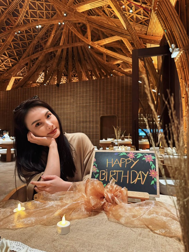 Tin sao 18/10: Cặp song sinh nh&agrave; Phương Oanh vui vẻ v&agrave;o bếp c&ugrave;ng mẹ; Bảo Thanh tuổi mới nhận m&oacute;n qu&agrave; ngọt ng&agrave;o - Ảnh 9.