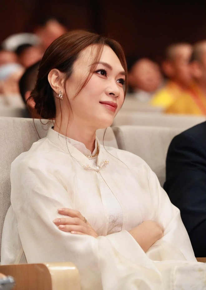 Tin sao 18/10: Cặp song sinh nh&agrave; Phương Oanh vui vẻ v&agrave;o bếp c&ugrave;ng mẹ; Bảo Thanh tuổi mới nhận m&oacute;n qu&agrave; ngọt ng&agrave;o - Ảnh 7.