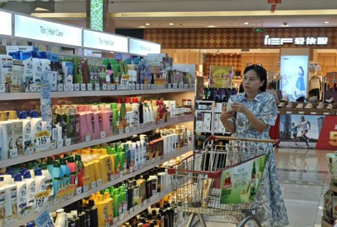 Sản phẩm làm đẹp tại các siêu thị mùa khuyến mãi 20/10 - Ảnh 1.