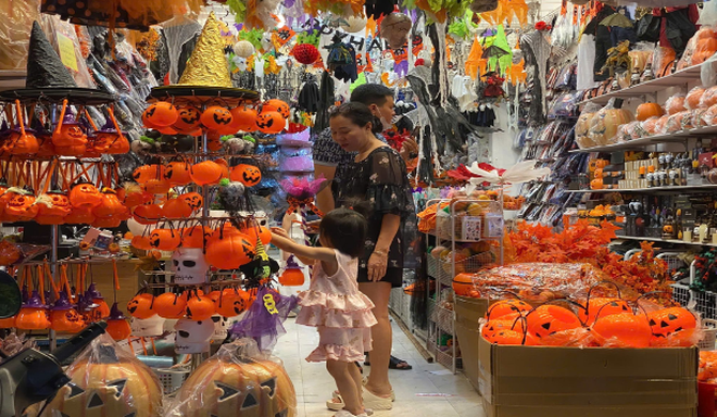 Halloween chưa tới, H&agrave;ng M&atilde; đ&atilde; v&agrave;o m&ugrave;a - Ảnh 10.