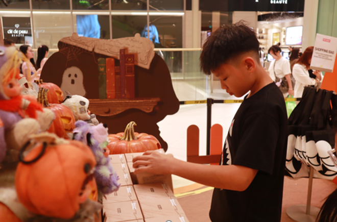 Sắc m&agrave;u Halloween xuất hiện sớm tại c&aacute;c cửa h&agrave;ng đồ chơi, qu&agrave; tặng ở H&agrave; Nội - Ảnh 3.