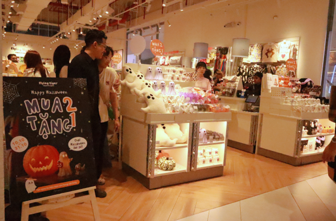 Sắc m&agrave;u Halloween xuất hiện sớm tại c&aacute;c cửa h&agrave;ng đồ chơi, qu&agrave; tặng ở H&agrave; Nội - Ảnh 9.