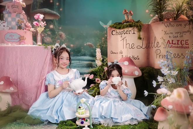 Con gái nhà Khánh Thi - Phan Hiển: Anna ra dáng chị cả, Lisa 3 tuổi đáng yêu như em bé bánh bao - Ảnh 4.