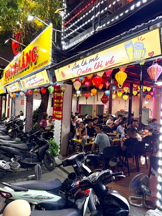 C&aacute;c qu&aacute;n nướng k&iacute;n b&agrave;n buổi tối, nhu cầu ăn uống tăng cao dịp lễ 20/10 - Ảnh 6.