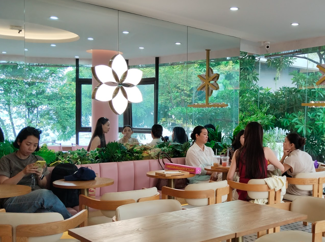 Khi đồ ăn, thức uống 'si&ecirc;u d&agrave;i' trở th&agrave;nh xu hướng - Ảnh 8.