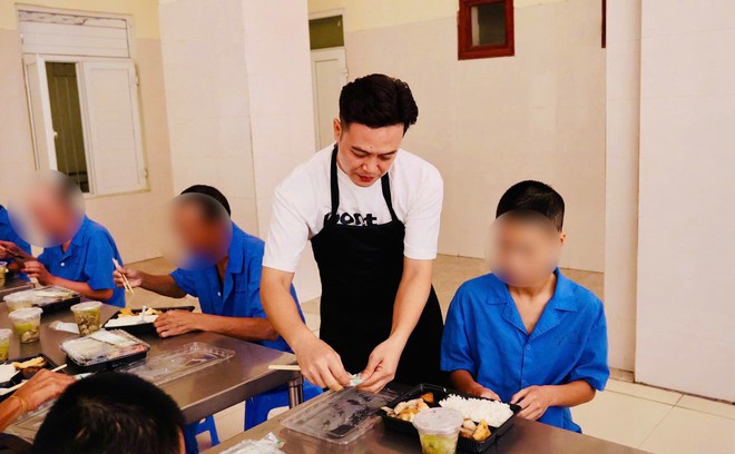 Những khoảnh khắc đặc biệt tại Bệnh viện Sức khỏe t&acirc;m thần Quảng Ninh - Ảnh 9.