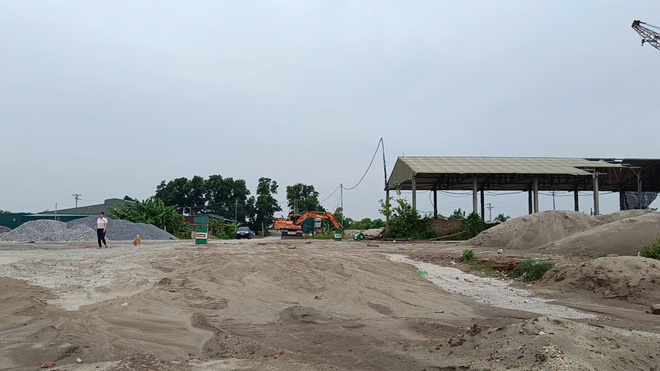 C&aacute;c bến b&atilde;i ven s&ocirc;ng Luộc tạm dừng hoạt động để bảo vệ m&ocirc;i trường tại Hưng Y&ecirc;n - Ảnh 2.