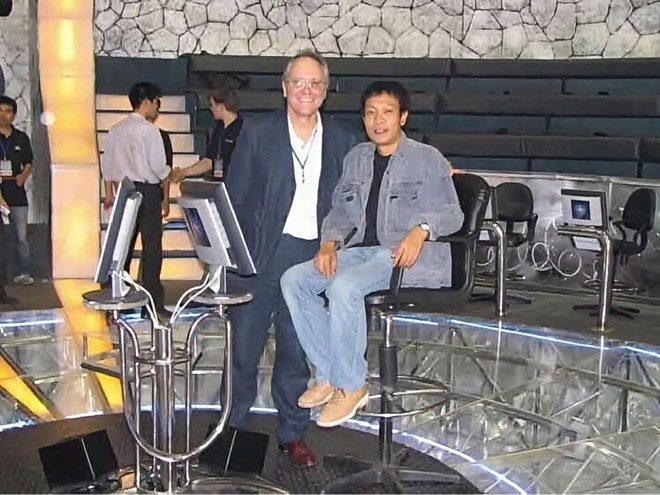 MC Lại Văn Sâm tuổi 70: Con trai gọi là 'my bro', đồng nghiệp gọi là 'anh nội đáng yêu nhất hệ mặt trời' - Ảnh 1.