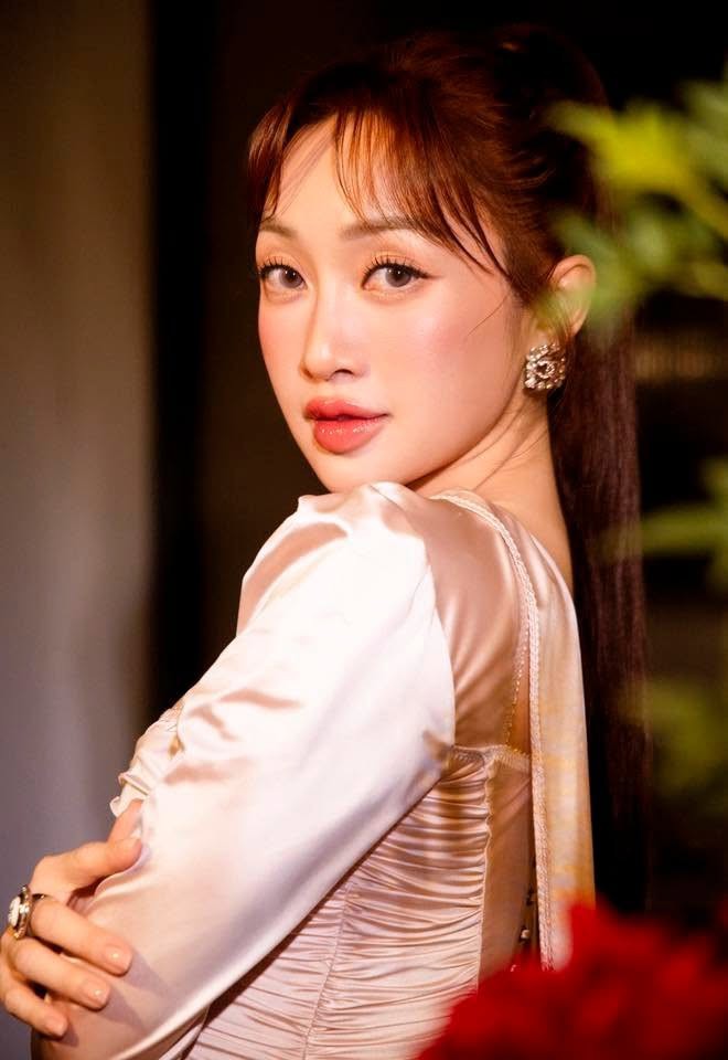 Tuổi 37 rực rỡ của vợ Chi Bảo - Ảnh 4. Tuổi 37 rực rỡ của vợ Chi Bảo - Ảnh 4.