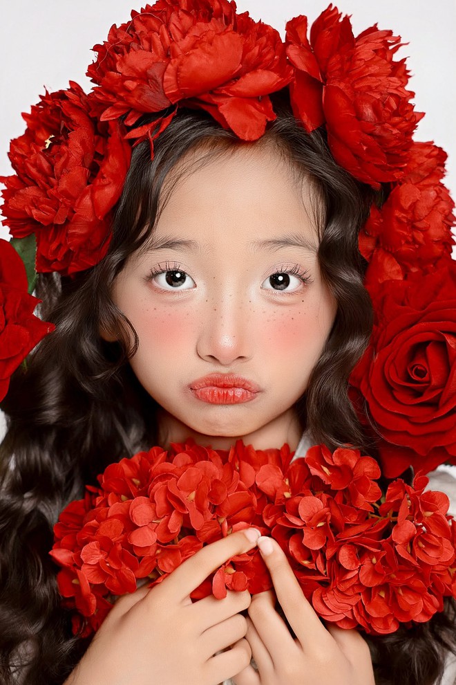 Con gái Khánh Thi tròn 8 tuổi biết yêu thương, nhường nhịn mọi người - Ảnh 3. Con gái Khánh Thi tròn 8 tuổi biết yêu thương, nhường nhịn mọi người - Ảnh 3.