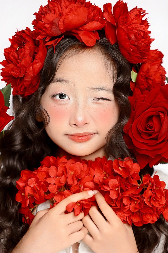 Con gái Khánh Thi tròn 8 tuổi biết yêu thương, nhường nhịn mọi người - Ảnh 5. Con gái Khánh Thi tròn 8 tuổi biết yêu thương, nhường nhịn mọi người - Ảnh 5.