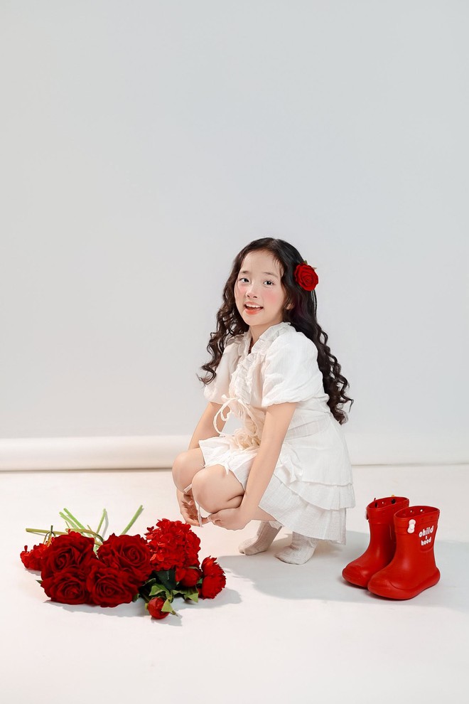 Con gái Khánh Thi tròn 8 tuổi biết yêu thương, nhường nhịn mọi người - Ảnh 7. Con gái Khánh Thi tròn 8 tuổi biết yêu thương, nhường nhịn mọi người - Ảnh 7.