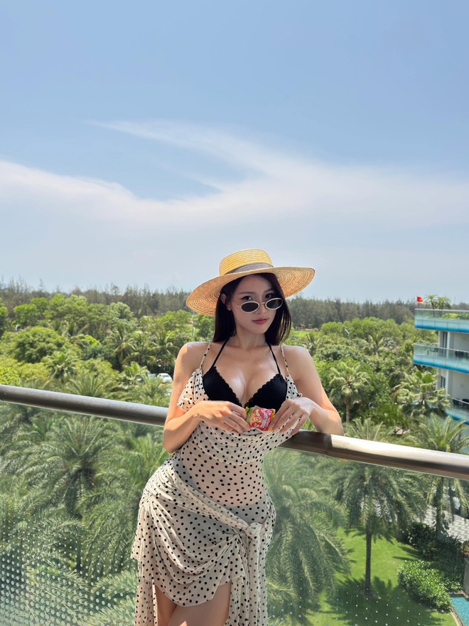 Nữ MC 'Nóng cùng World Cup 2026 ' quê Hải Phòng đang hot Miss Grand Vietnam 2026 - Ảnh 14. Nữ MC 'Nóng cùng World Cup 2026 ' quê Hải Phòng đang hot Miss Grand Vietnam 2026 - Ảnh 14.