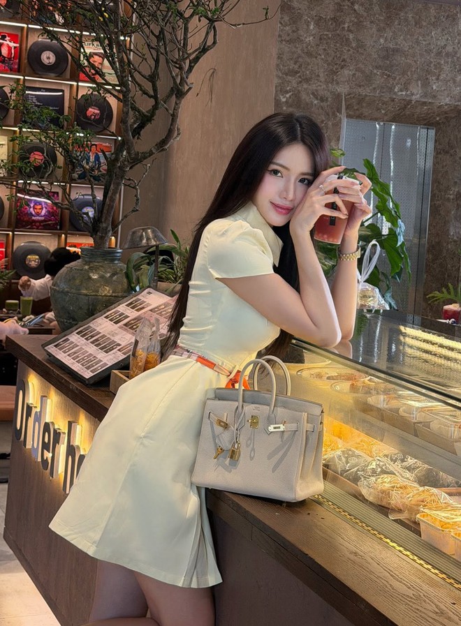 Nữ MC 'Nóng cùng World Cup 2026 ' quê Hải Phòng đang hot Miss Grand Vietnam 2026 - Ảnh 8. Nữ MC 'Nóng cùng World Cup 2026 ' quê Hải Phòng đang hot Miss Grand Vietnam 2026 - Ảnh 8.