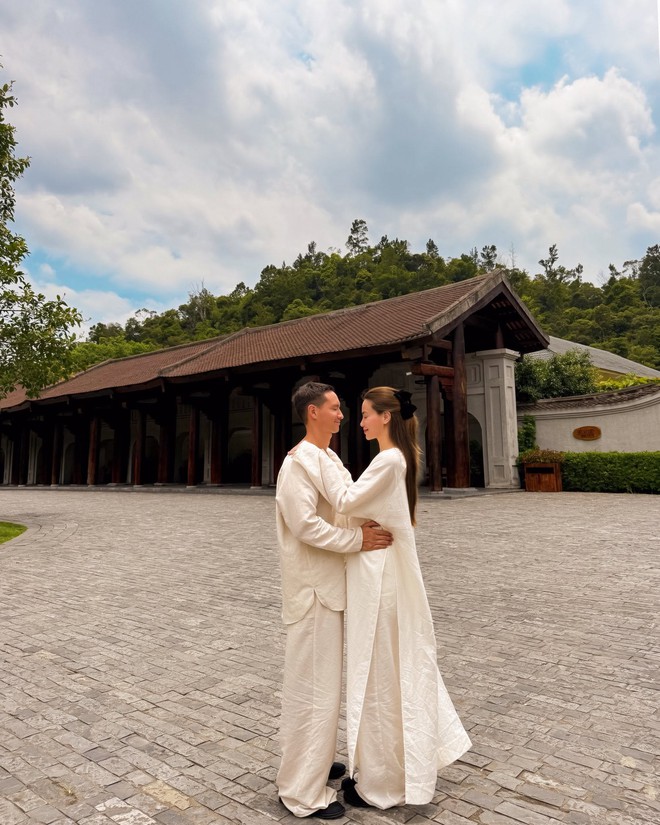 Gia đ&igrave;nh Hồ Ngọc H&agrave; - Kim L&yacute; đi nghỉ h&egrave; b&igrave;nh y&ecirc;n - Ảnh 1.