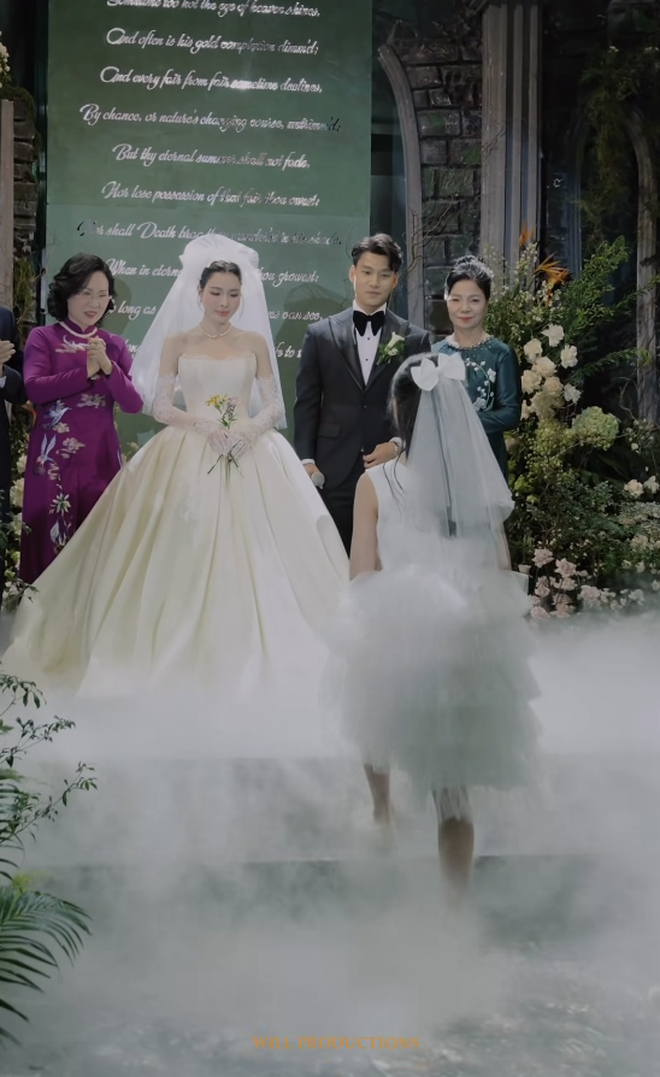 Con ri&ecirc;ng của vợ Văn Thanh g&acirc;y ch&uacute; &yacute; trong ng&agrave;y cưới của mẹ - Ảnh 1.