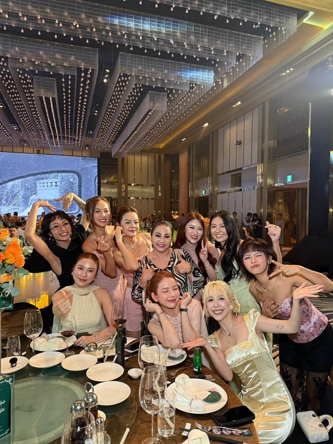 'Bé' Xuân Nghi chính thức lên xe hoa, hạnh phúc viên mãn bên chồng kỹ sư Việt kiều - Ảnh 3.