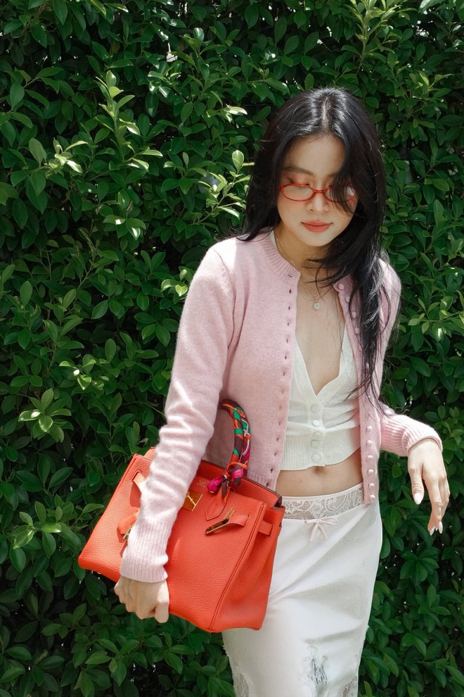 Ho&agrave;ng Th&ugrave;y Linh g&acirc;y ch&uacute; &yacute; ở tuổi 39 - Ảnh 4.