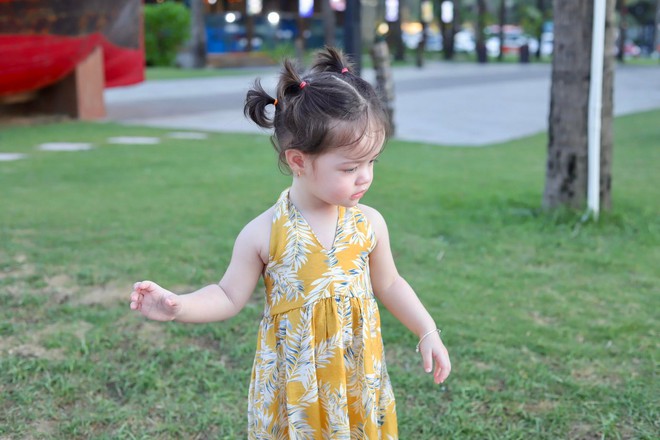 Tin sao ngày 24/6: Phương Oanh khoe con gái 'bám' mẹ; Lê Phương nhớ bạn cũ - Ảnh 7.