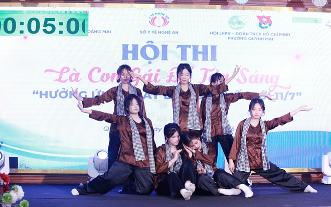 N&acirc;ng cao vị thế trẻ em g&aacute;i qua Hội thi 'L&agrave; con g&aacute;i để tỏa s&aacute;ng' - Ảnh 4.