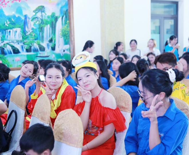 N&acirc;ng cao vị thế trẻ em g&aacute;i qua Hội thi 'L&agrave; con g&aacute;i để tỏa s&aacute;ng' - Ảnh 6.